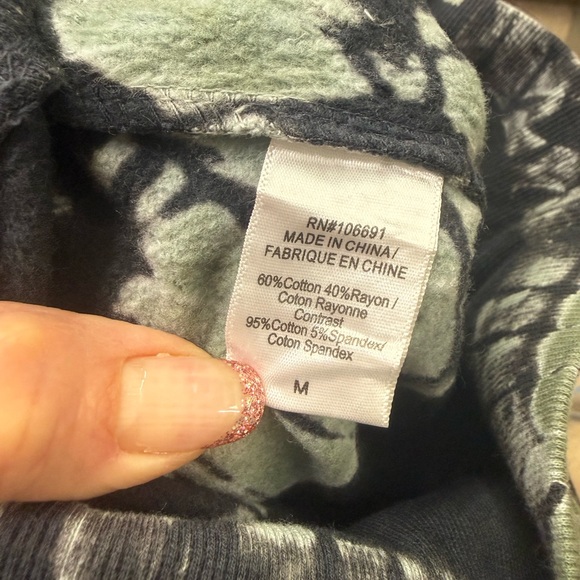 Young Fabulous & Broke Black and Green Tie-Dye Jogger Set - Picture 6 of 7